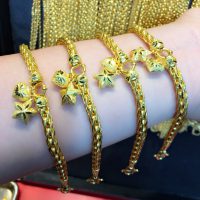 สร้อยข้อมือ น้ำหนัก 1บาท ลายเกลี้ยวคิตตี้ ห้อยใจดาว  น้ำหนัก 15.16 กรัม